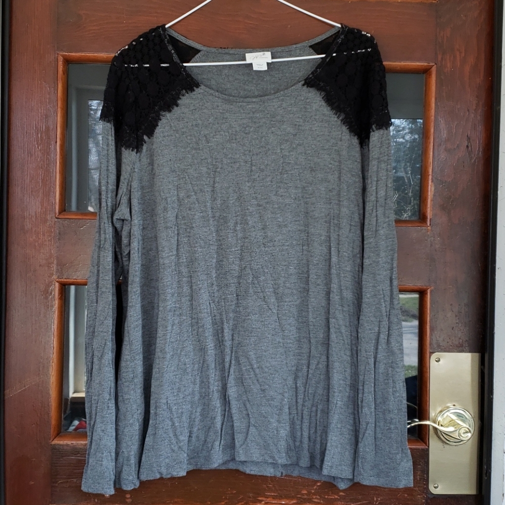Jaclyn Smith long sleeve